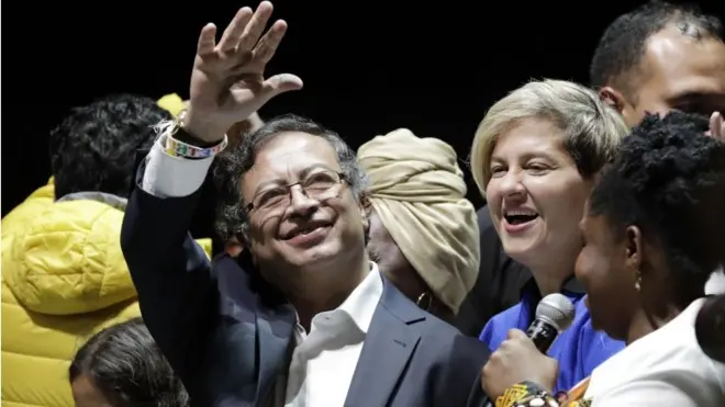 Gustavo Petro foi eleito presidente da Colômbia com 50,50% dos votos no segundo turno