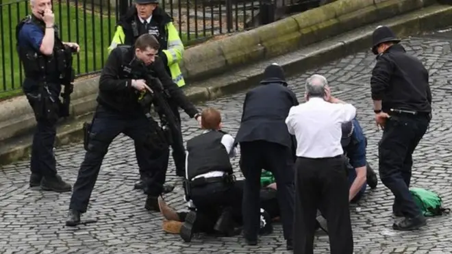 لندن میں حملہ آور کو ہلاک کر دیا گیا تھا