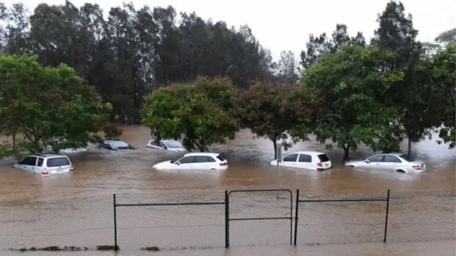 කුණාටුව සමඟ ජලගැල්මක්