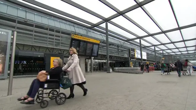 بزرگترین فرودگاه بریتانیا دسترسی معلولان را آسان‌تر می‌کند