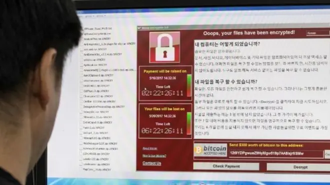 研究人員在分析「想哭」病毒軟件的勒索信息中發現只有中文和英文版似乎是手寫的。
