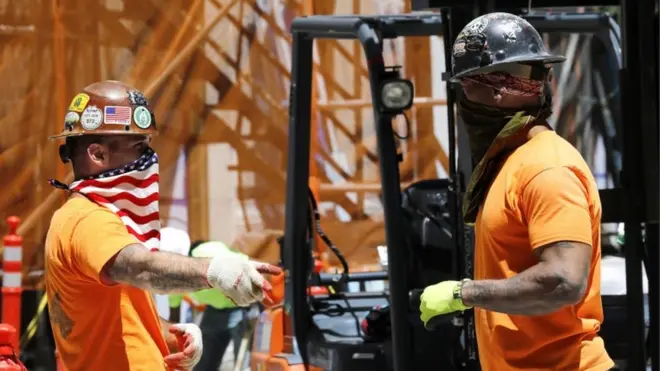 будівельники