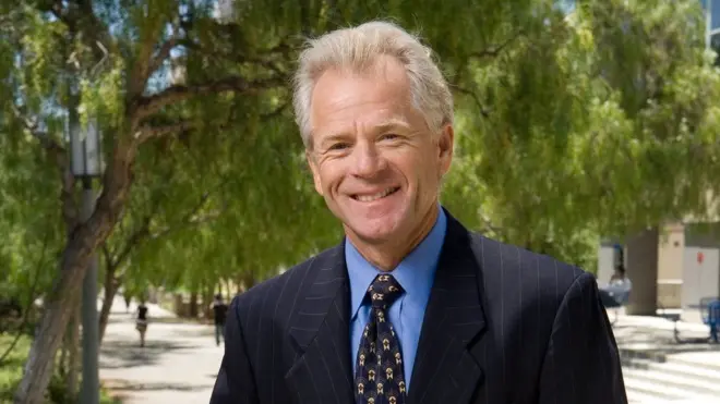 Ông Navarro là một giáo sư kinh tế tại Đại học California, Irvine
