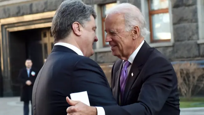 Байден и Порошенко обсудили ситуацию в Донбассе и выполнение минских договоренностей