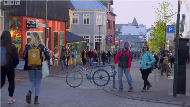 Ісландія першою у світі вимагає рівну оплату праці для жінок