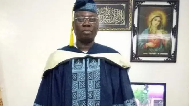 Aworan Aare ona kakanfo ninu aṣọ ikẹkọgboye