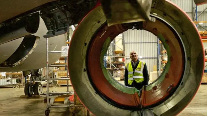 Perusahaan di Costwolds, Inggris, bergerak di bidang pemanfaatan kembali komponen-komponen dari pesawat lama yang tak lagi beroperasi.