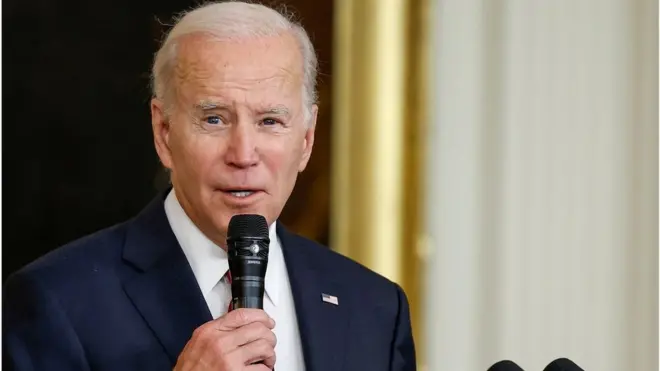 拜登1月26日簽署備忘錄，延長身在當地香港人的"延遲強制離境"計劃24個月。