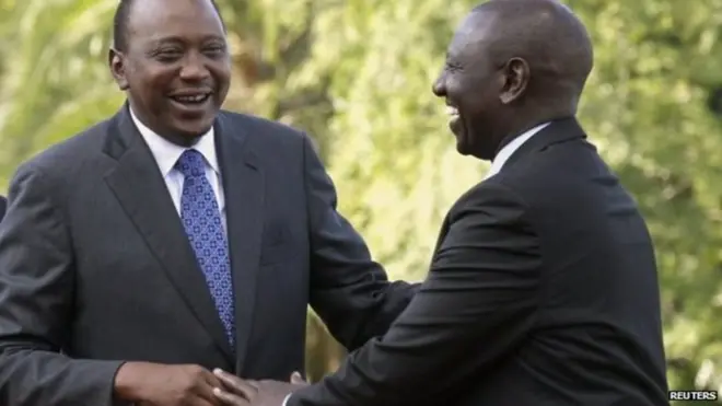 Prezida Uhuru Kenyatta wa Kenya n'icegera ciwe William Ruto
