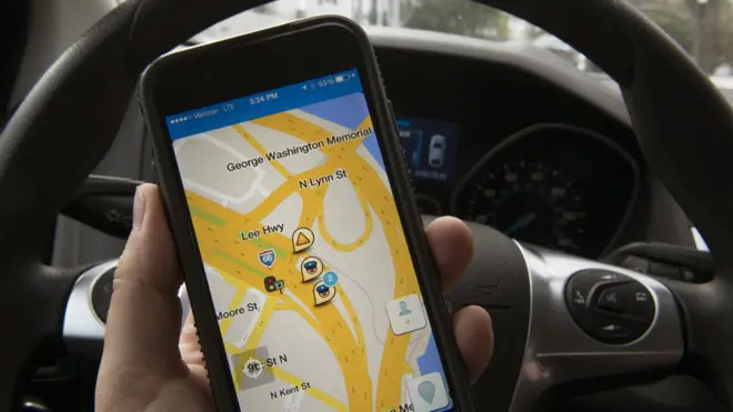 Waze adalah aplikasi navigasi lalu lintas yang berdasarkan komunitas