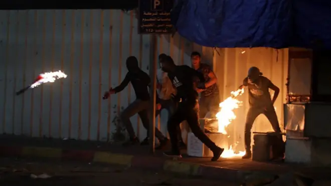 ชาวปาเลสไตน์ปะทะตำรวจอิสราเอล