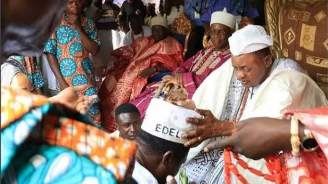 Dem dey coronate Mr Branch