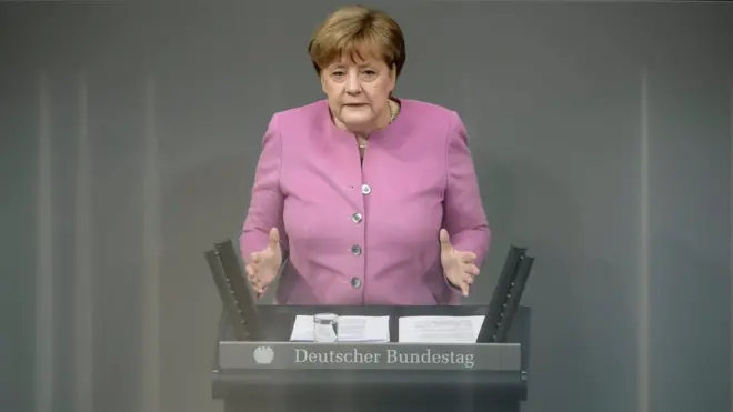 Angela Merkel: Türkiye'deki iç çatışmaların Almanya'ya yayılmaması için mümkün olan her şeyi yapmak istiyoruz