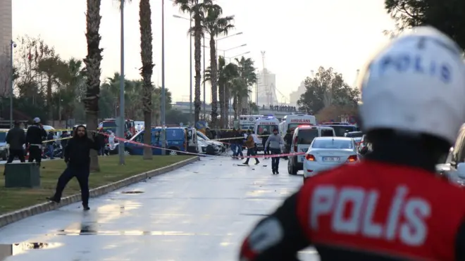 Двое подозреваемых в организации взрыва были убиты в перестрелке с полицейскими.