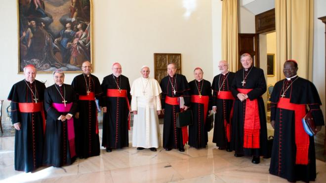 教皇方济各与枢机主教们在一起（2013年10月1日）