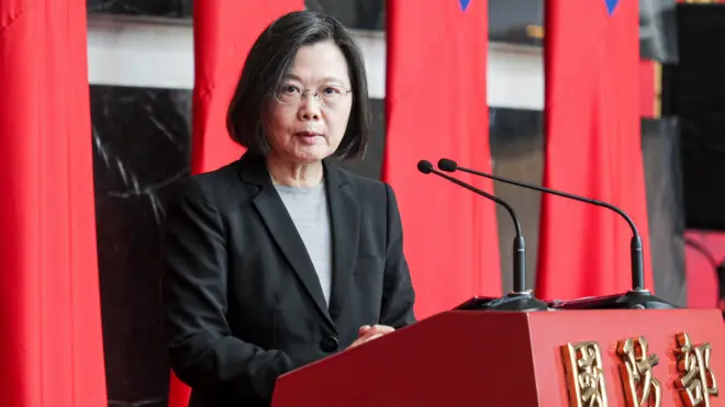 蔡英文指，台灣處在威權主義擴張第一線必須加強國防能力。