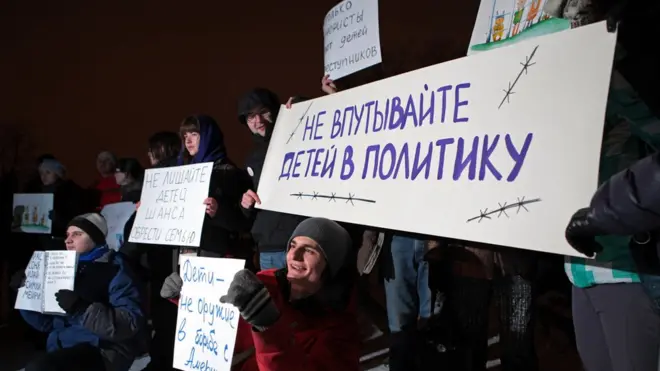 "Закон Димы Яковлева" был принят в 2012 году, несмотря на акции протеста