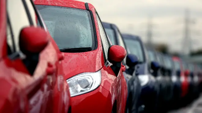 Ford, General Motors y Chryslers, llamados "los tres grandes" de la industria, fueron rescatados por el gobierno de EE.UU. para evitar la quiebra.