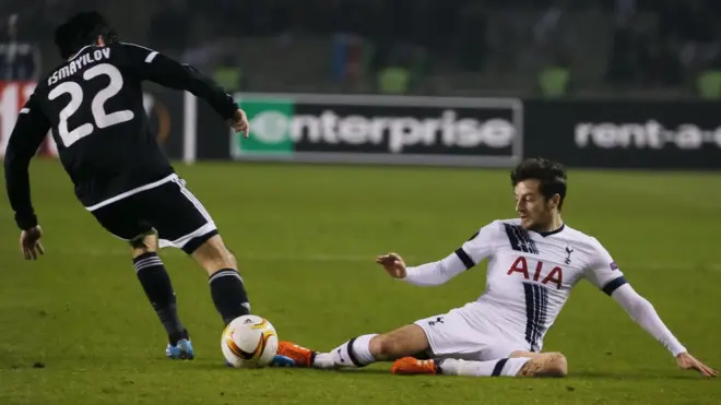 Azərbaycan milli komandasının aparıcı yarımmüdafiəçilərindən olan Əfran İsmayılov "Qarabağ"ın heyətində ikinci hissədən Müərrəmin əvəzinə meydana çıxıb