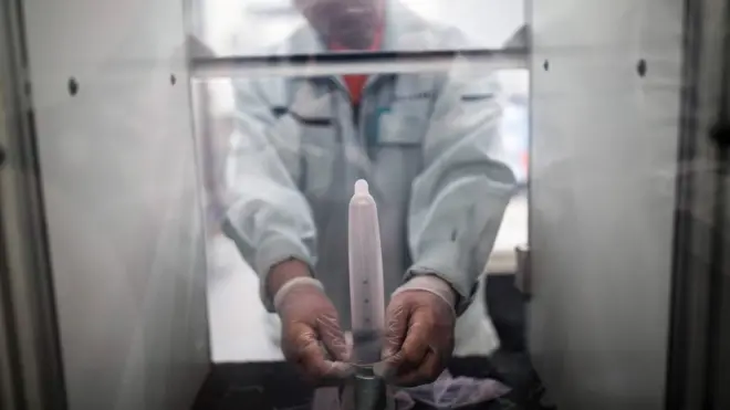 Nama kondomii pilaastikatti kaa'ee agarsiisaa jiru