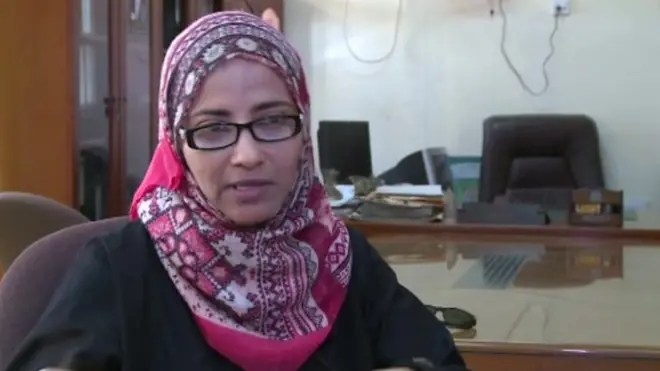 100 امرأة: محامية يمنية تغيث الأسر الفقيرة في زمن الحرب