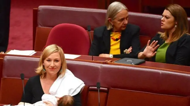 لاریسا واٹرز