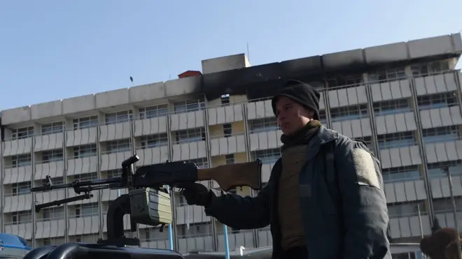 د هوټل له ټولو کارکوونکو او امنیتي ساتونکو نه اښتتې پوښتنې شوې دي.