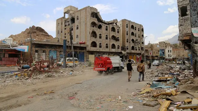 شهر تعز یکی از جبهه‌های اصلی نبرد میان حوثی‌ها و نیروهای وفادار به رئیس جمهور در تبعیدی یمن است