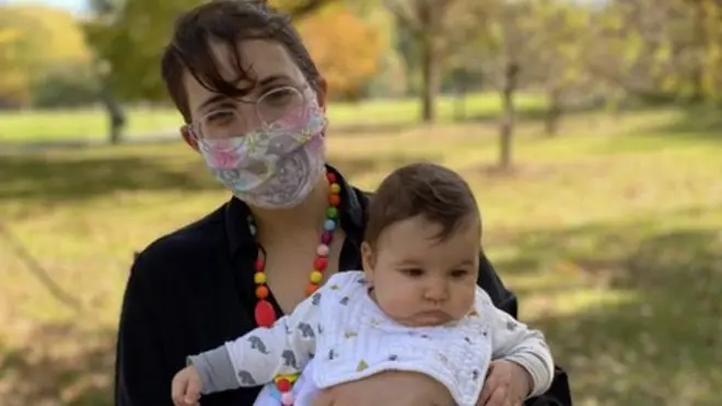 رشا مع ابنتها