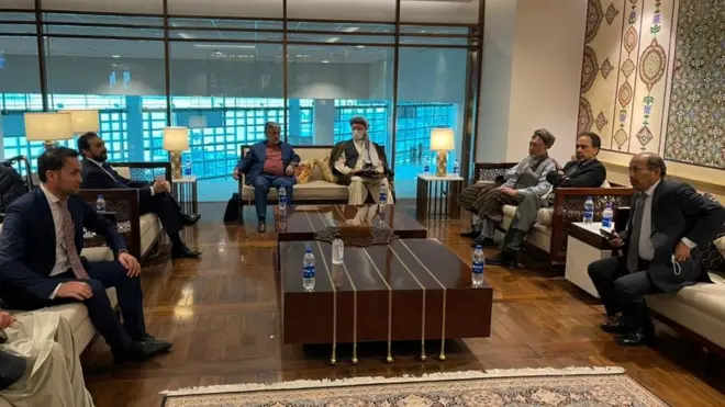 د افغان سیاستوالو یوه ډله په ۳ ورځني سفر اسلام اباد ته تللې ده