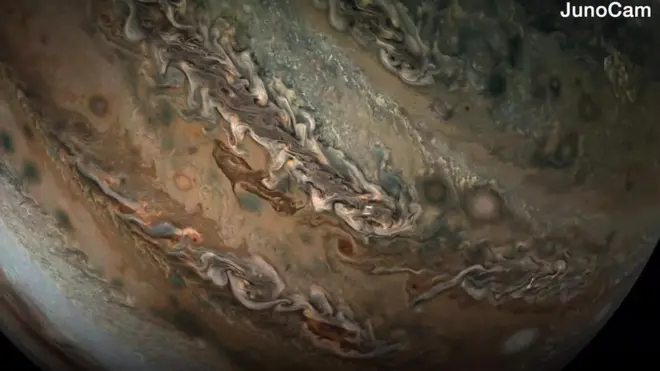 Космічний зонд "Юнона" облітає орбіту Юпітера кожні 53 дні