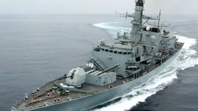 Kapal perang Inggris HMS Monrose mengawal kapal tanker Inggris, Pacific Voyager dalam perjalanan melalui Selat Hormuz, tetapi tidak terjadi insiden.