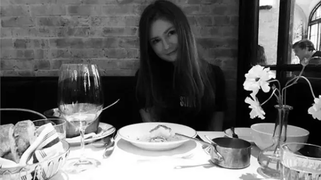 安娜過著名媛一樣的生活