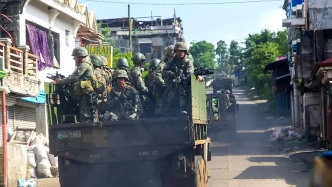 Tentara Filipina menggelar operasi di Marawi sejak akhir Mei namun hingga awal Juni kota itu belum sepenuhnya mereka kuasai.