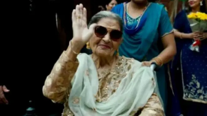 फ़र्रुख़ जाफ़र