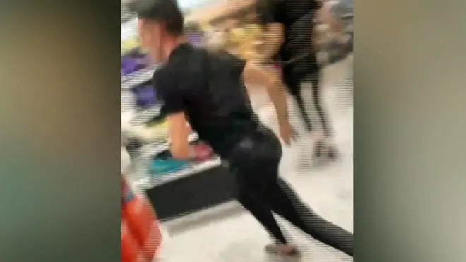 Gente corriendo tras ataque en Barcelona