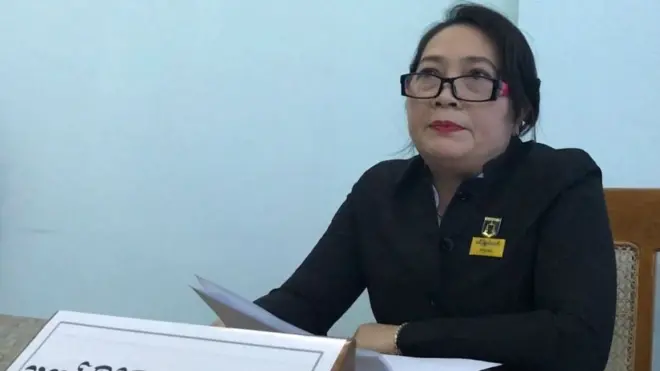 ဒက္ခိဏခရိုင်တရားရုံး တရားရုံးသတင်းပြန်ကြားရေး အရာရှိ ဒေါ်ဖြူဝင်းလတ်