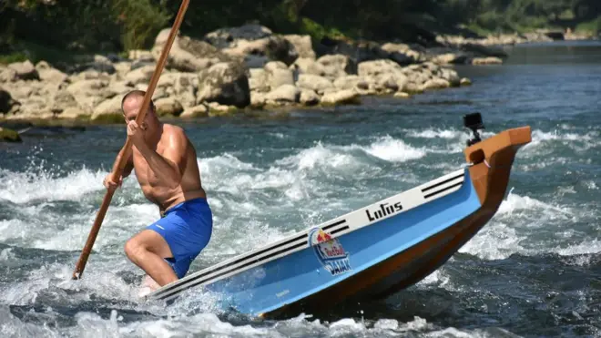 Andrej Zamolo i pravi i vozi dajak