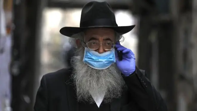 لماذا تعد أحياء اليهود المتشددين "بؤرة" لفيروس كورونا