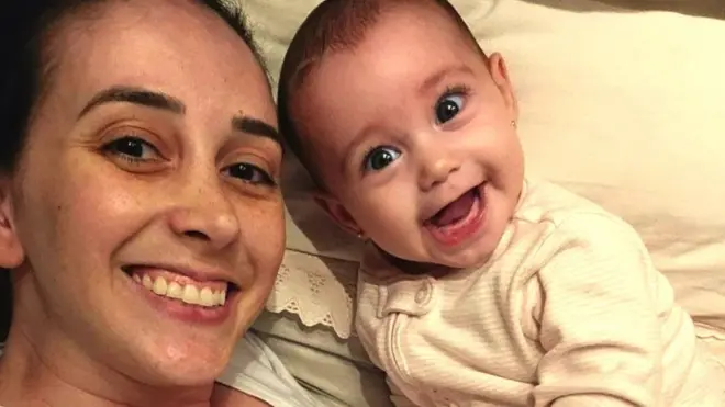 Ангелица Ходецкер Азамбуја анд хер бабy