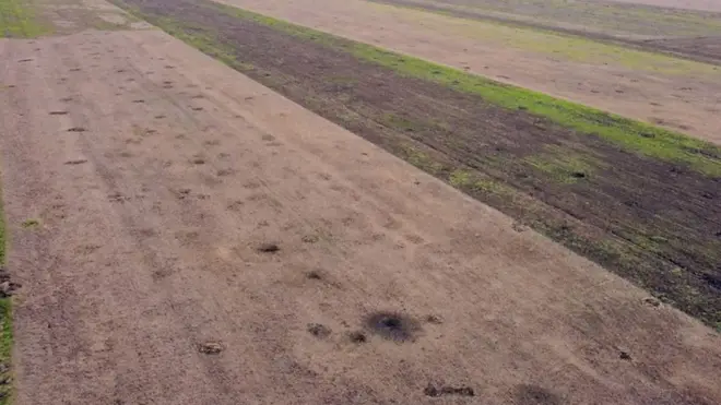 "Люди подрываются на минах". Как фермеры Украины переживают войну