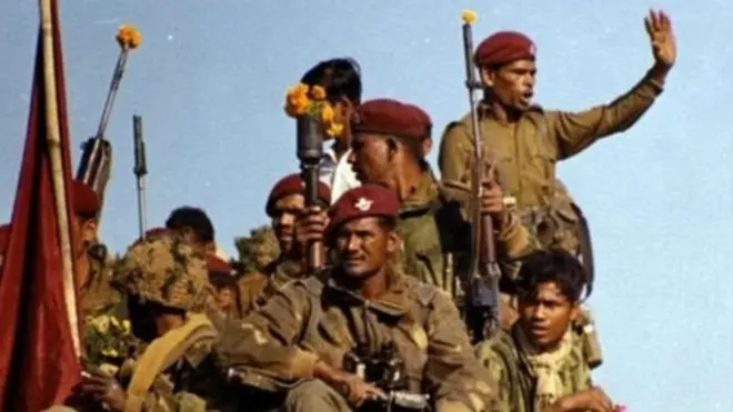 جنرل جیکب کے مطابق ڈھاکہ میں مکتی باہنی اور پاکستانی فوج کے درمیان لڑائی جاری تھی