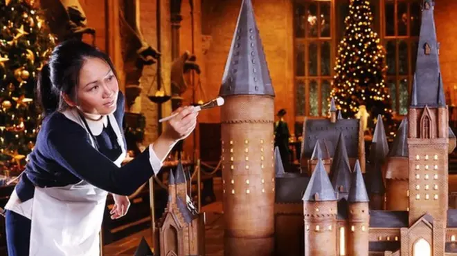 The cake took artist and cake sculptor Michelle Wibowo 320 hours to create