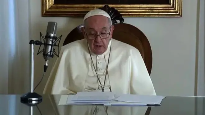 پر اوکرايين د روسیې تر برید شاوخوا دوه میاشتې وروسته دا لومړی ځل دی چې د عیسویانو دغه مشر د روسیې او د مشر په اړه یې څرګندونې کوي.