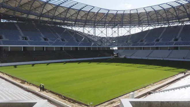 Правительство России хочет взыскать неустойку за отклонения от графиков строительства стадионов