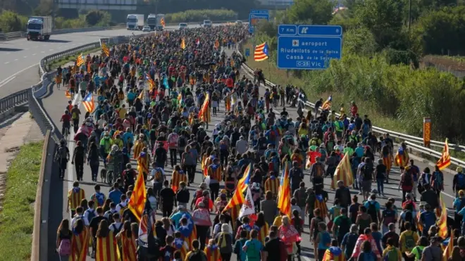 Este miércoles, miles de personas cortaron carreteras de la región en una de las "marchas" impulsadas.