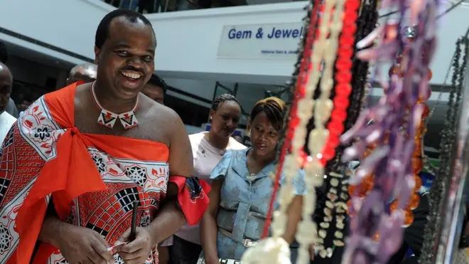 Swazi tradition allow King Mswati III to marry any amount of wife wey im want.