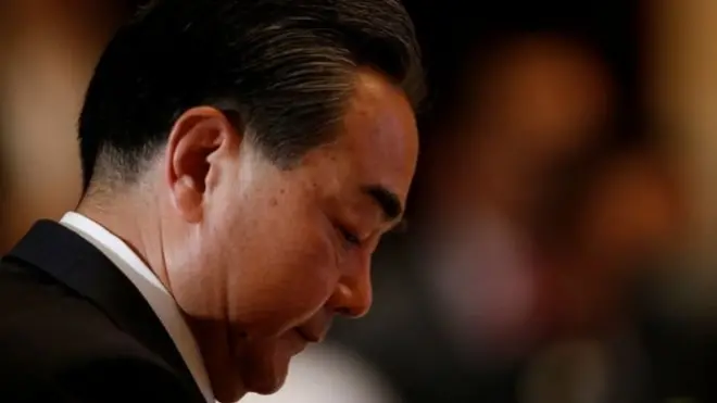 王毅表示，中美关系正处于承前启后的重要阶段