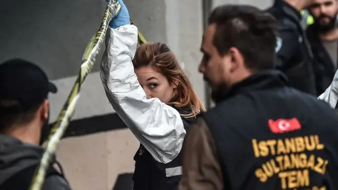 Tim kepolisian Turki terus melakukan penyelidikan di gedung konsulat dan kediaman konsuler Arab Saudi di Istanbul, Turki.