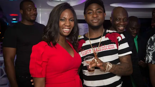 Davido Afrobeats star with fan